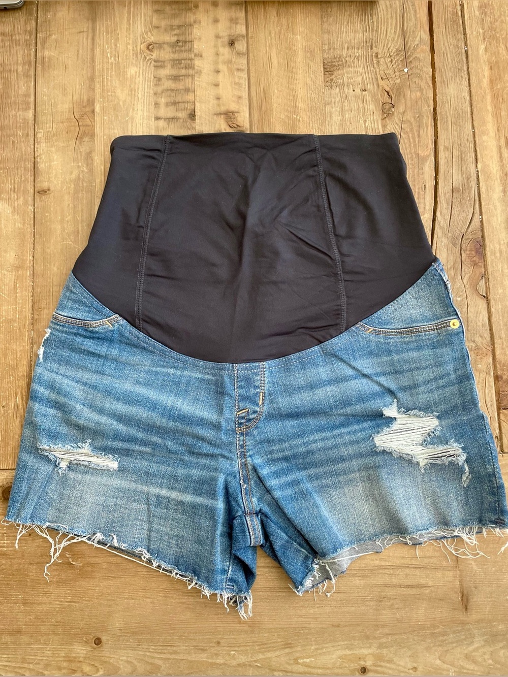 Isabel Maternity: Denim Shorts w/Raw Hem